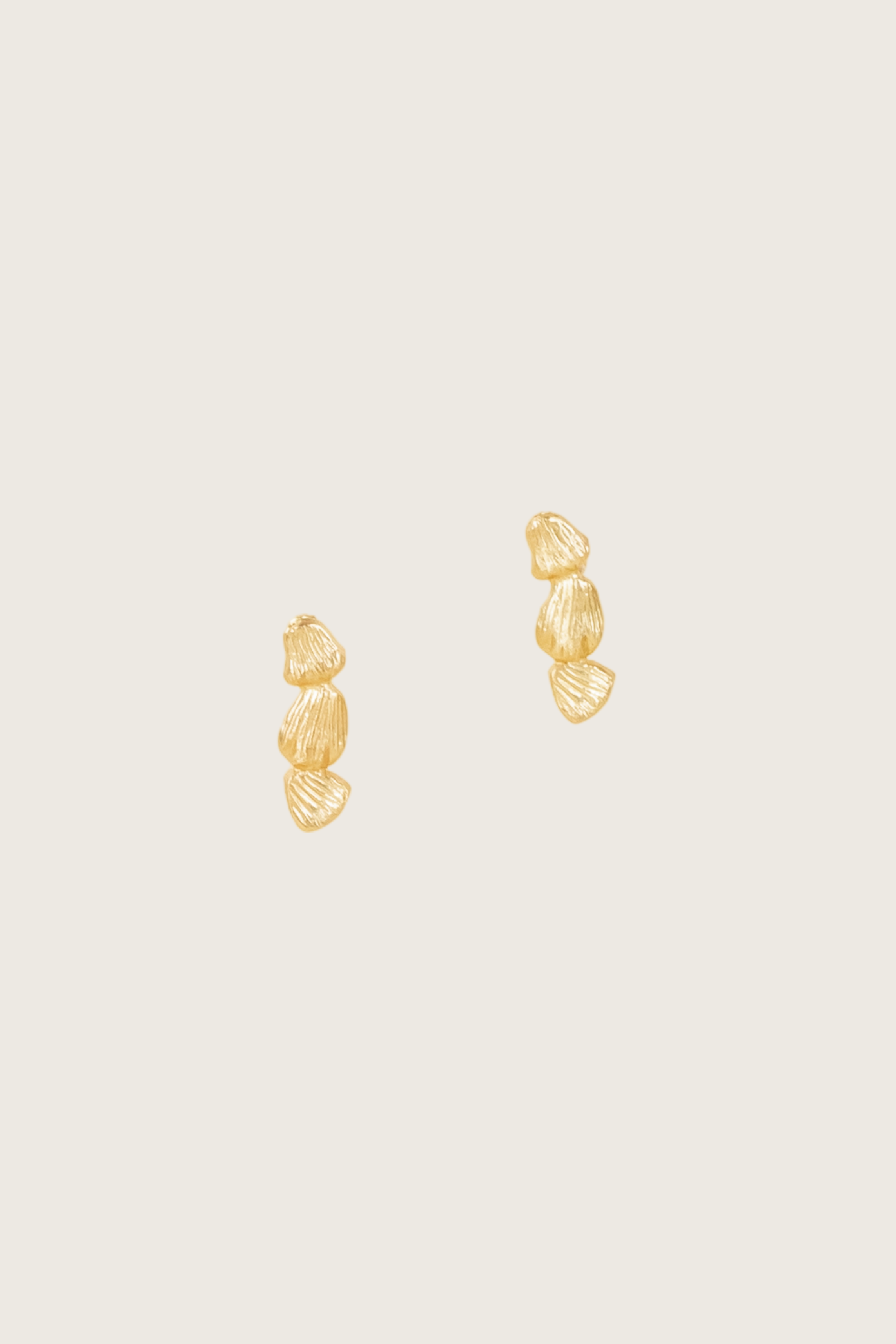 Susu Stud Earrings