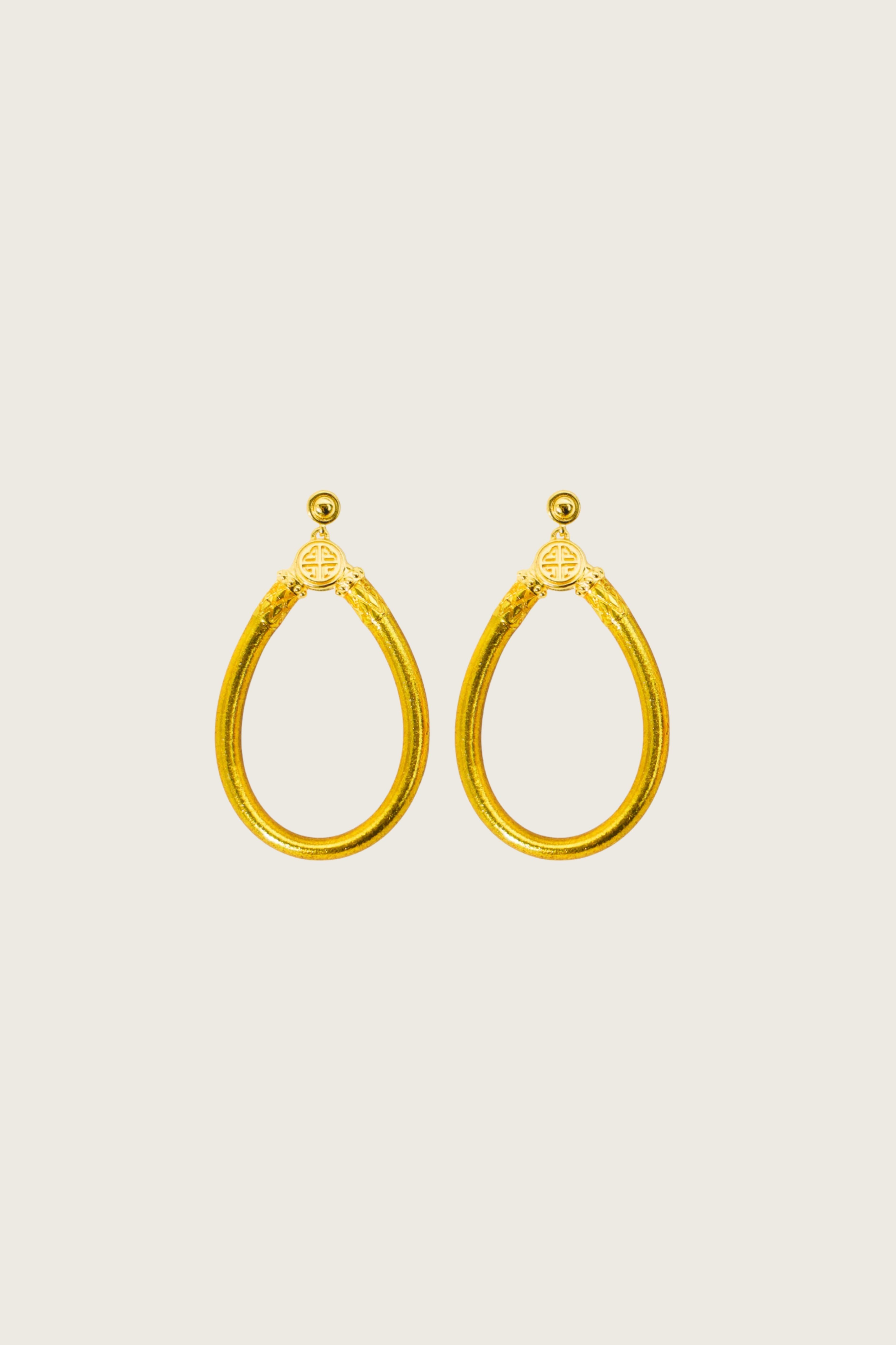 Les boucles d'oreilles AWE®, Gold